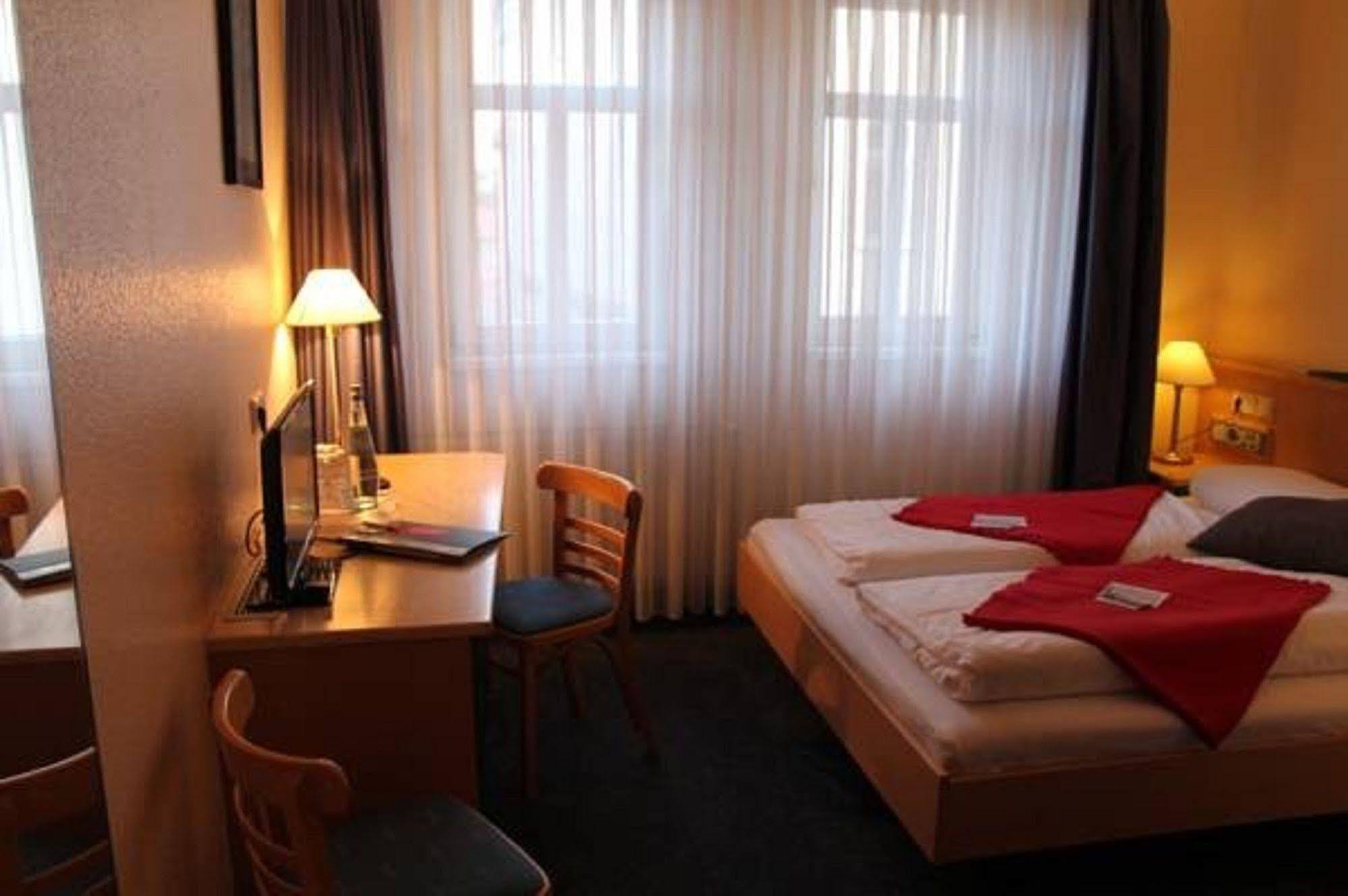 Hotel An Der Stadtmauer Мюльхаузен Экстерьер фото